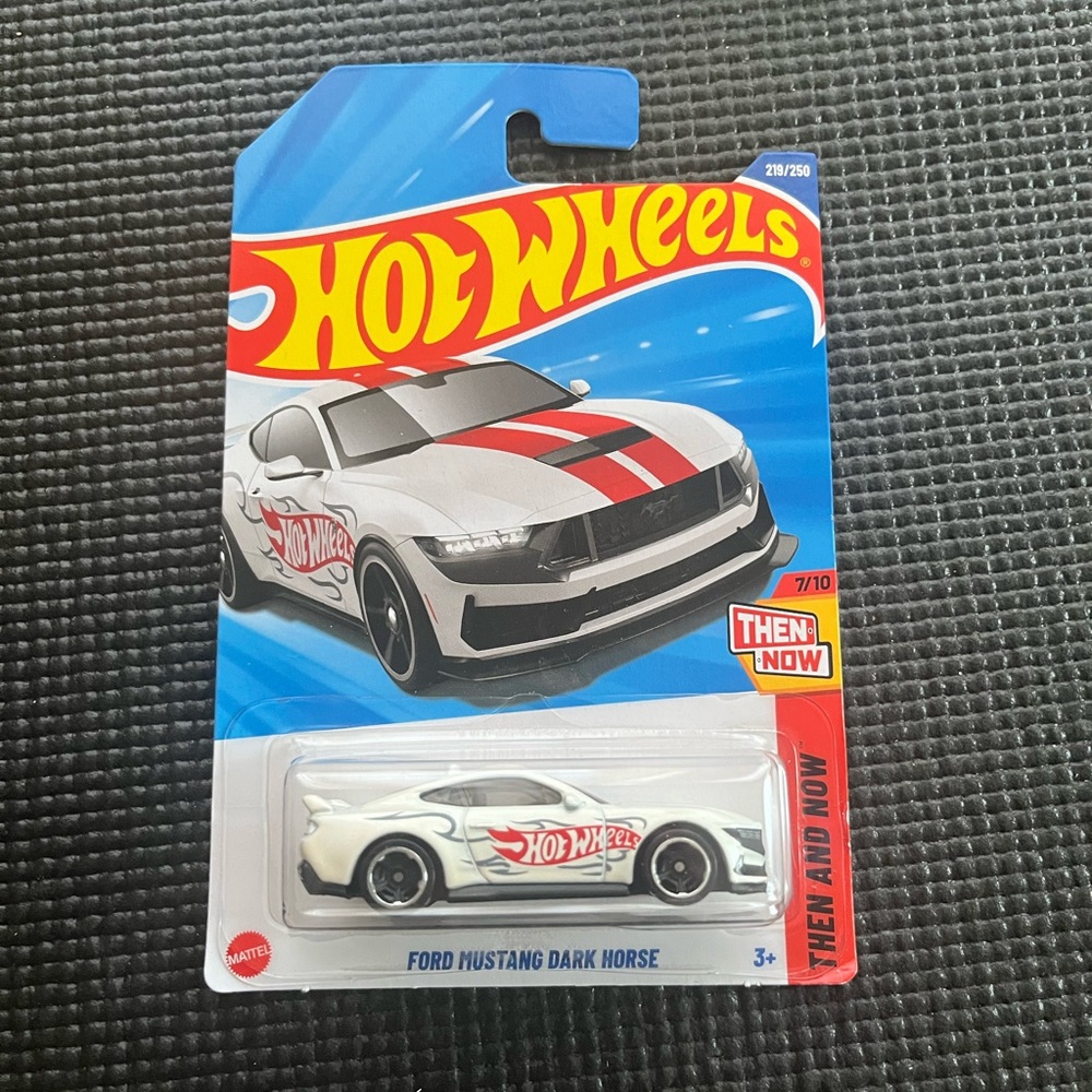 🔥Hot Wheels - Ford Mustang Dark Horse